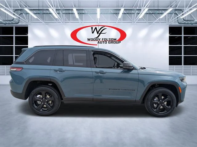 New 2026 Steel Blue Exterior Paint Jeep Limited image 2