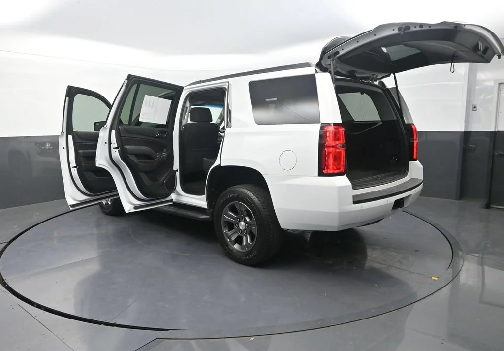 Used 2018 White Chevrolet LS image 33