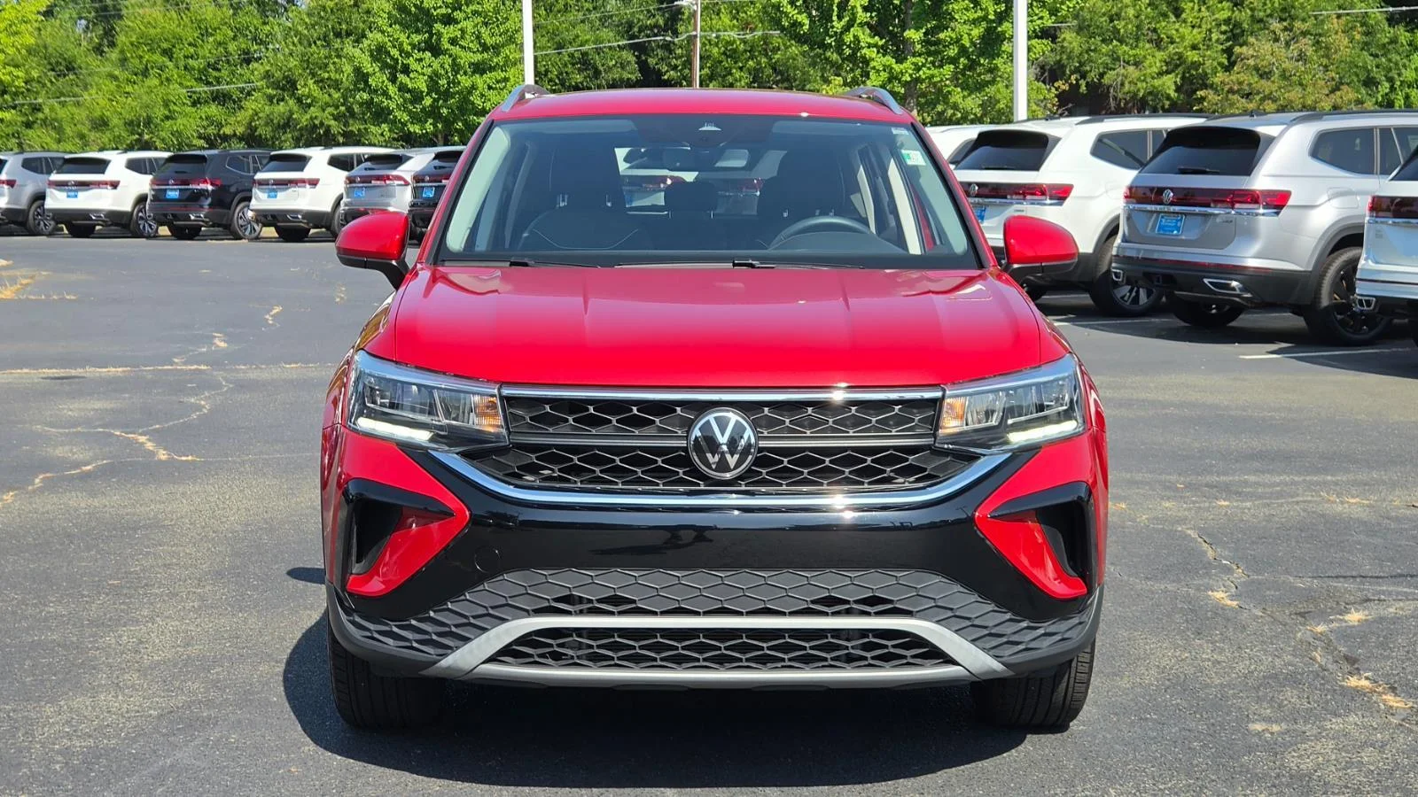Certified Used 2024 Kings Red Metallic Volkswagen SE image 7
