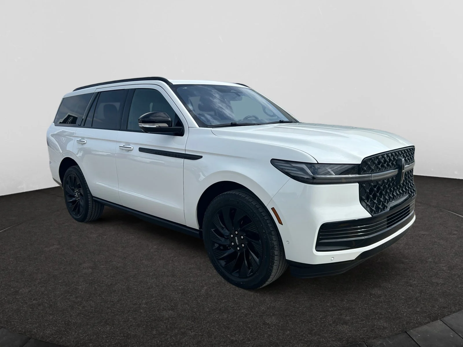 Used 2025 White Lincoln RESERVE image 7