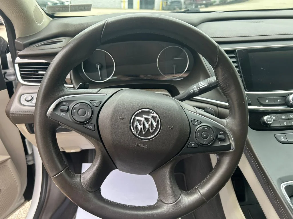 Used 2017 White Buick Essence image 15