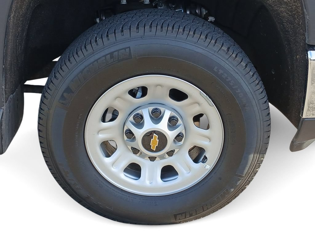 Certified Used 2025 Summit White Chevrolet WT image 34
