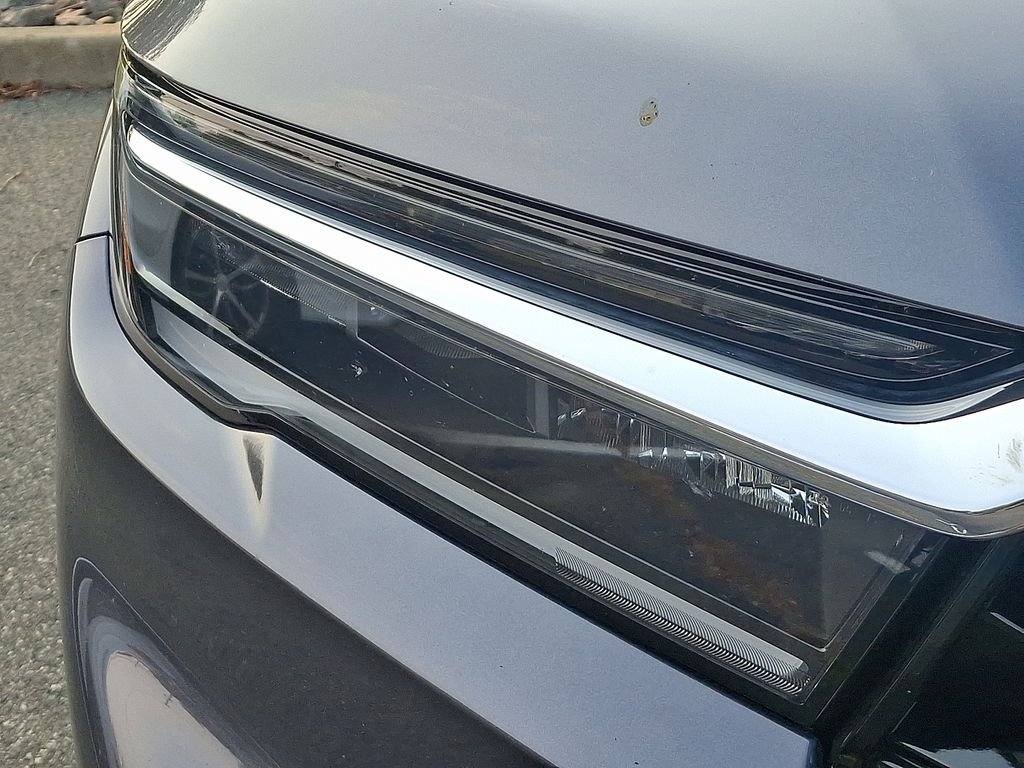 Certified Used 2024 Modern Steel Metallic Honda AWD TRG image 4