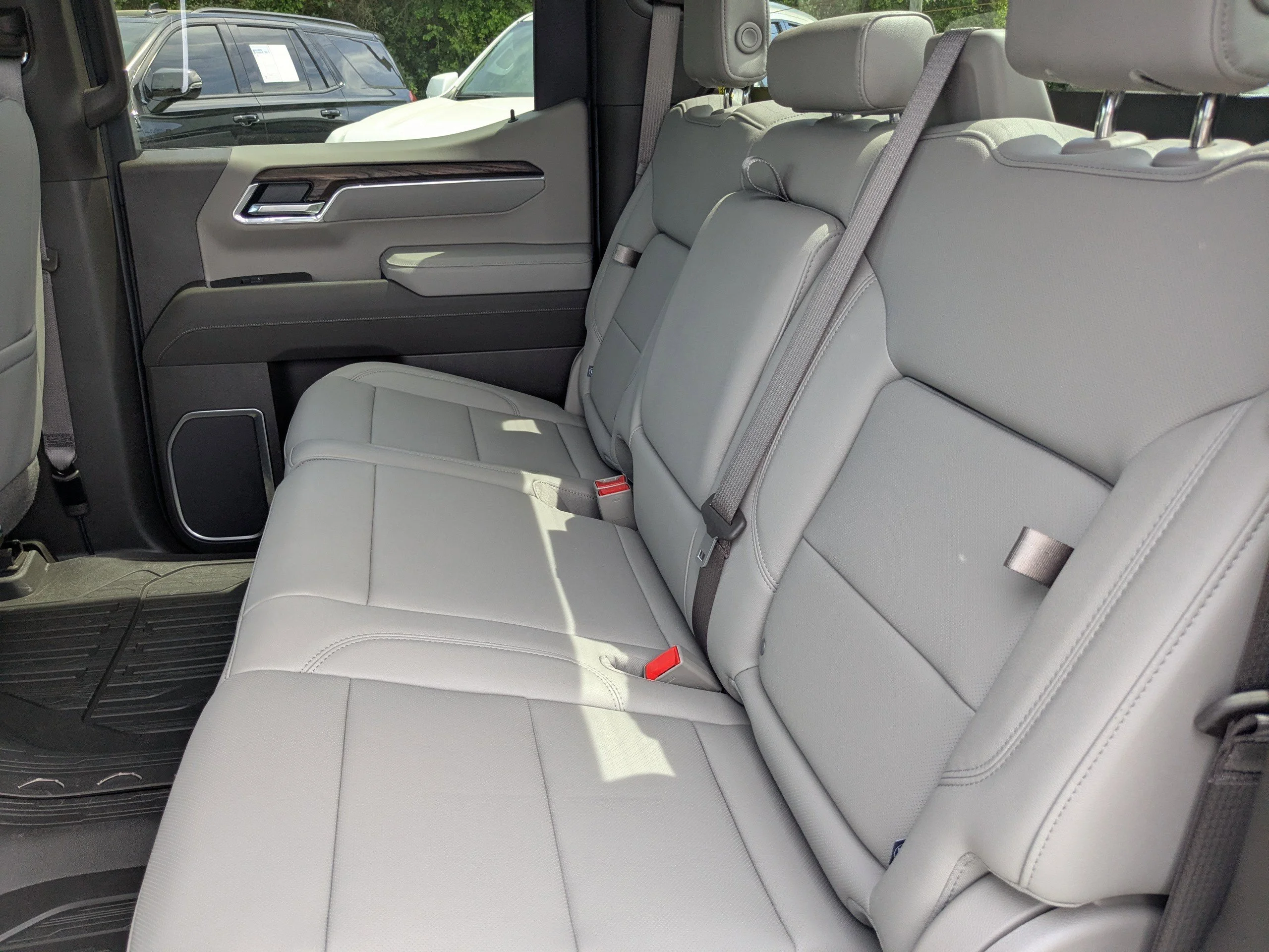 2026 GMC Sierra 1500 SLT - Photo 14