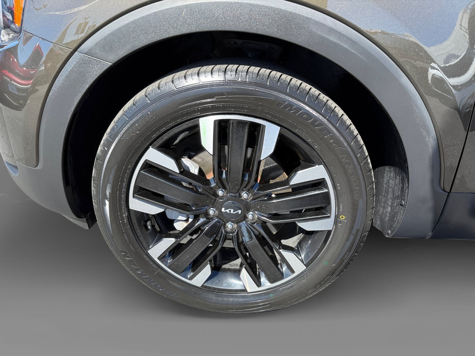 Used 2023 Moss Kia SX-Prestige image 9