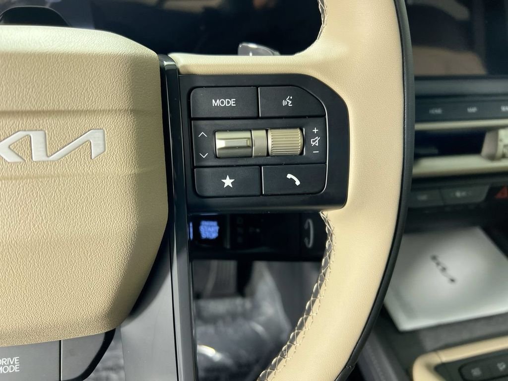 New 2027 Ebony Black Kia EX image 17