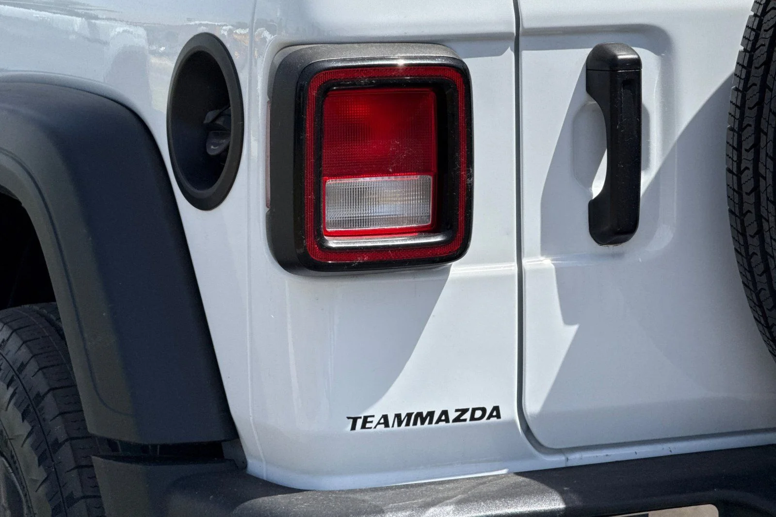 Used 2025 White Jeep Sport S image 24