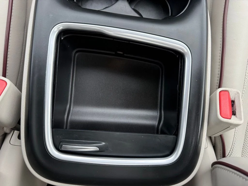 Certified Used 2017 Silver Chrysler Limited image 31