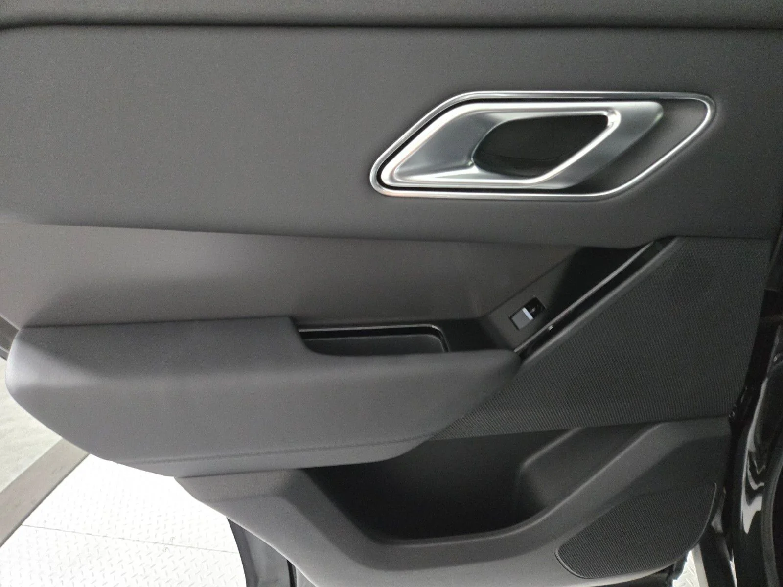 2026 Land Rover Range Rover Velar S - Photo 23