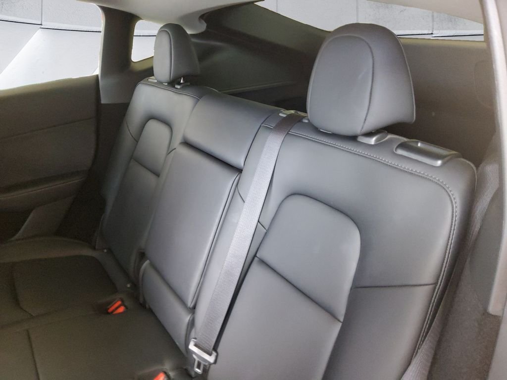Used 2024  Tesla Long Range image 18
