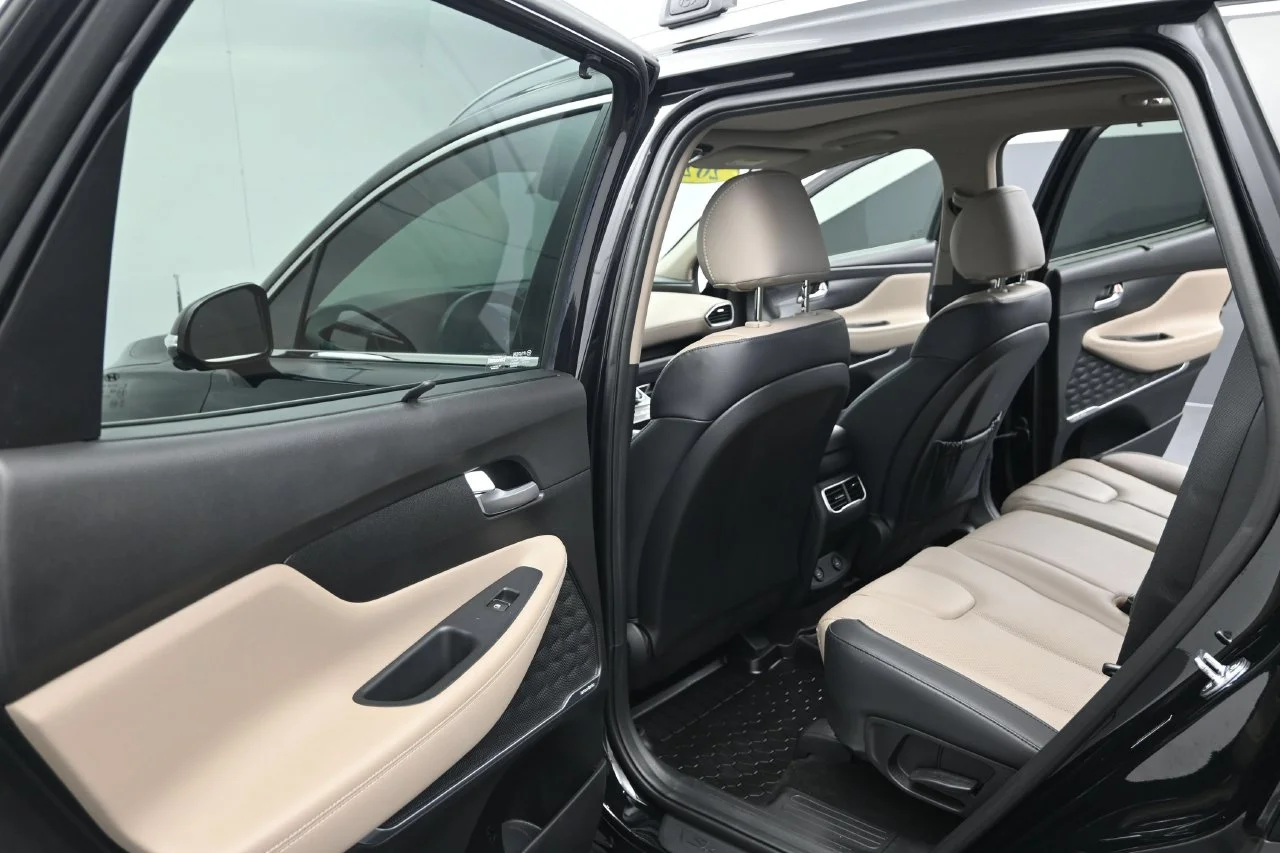 Used 2023 Twilight Black Hyundai SEL image 13