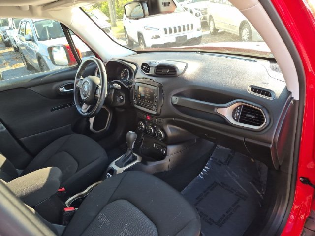 Used 2017 Red Jeep Latitude image 30