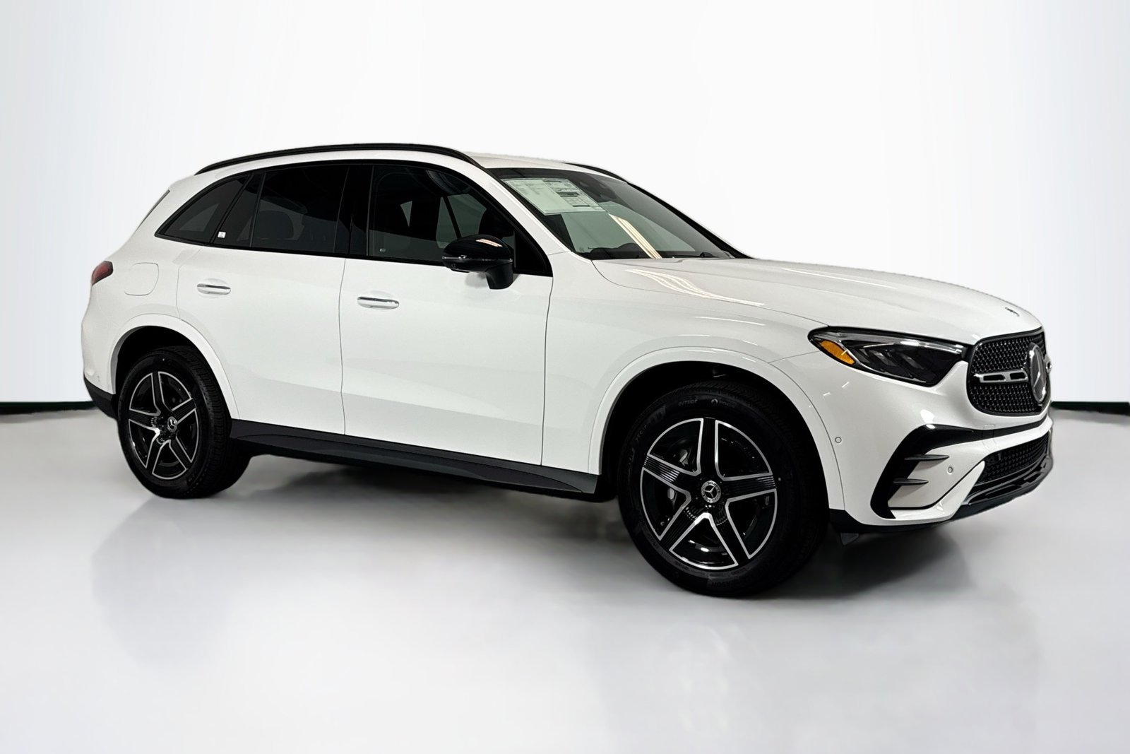 New 2026 Polar White Mercedes-Benz GLC 300 image 3
