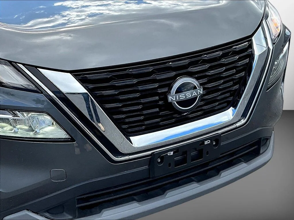 Used 2023 Gun Metallic Nissan SV image 32