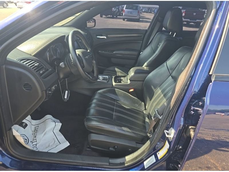 Used 2016 Jazz Blue Pearlcoat Chrysler Base image 8