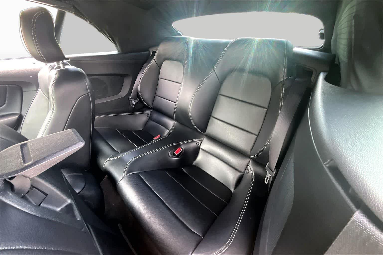 Used 2015 Oxford White Ford GT Premium image 17