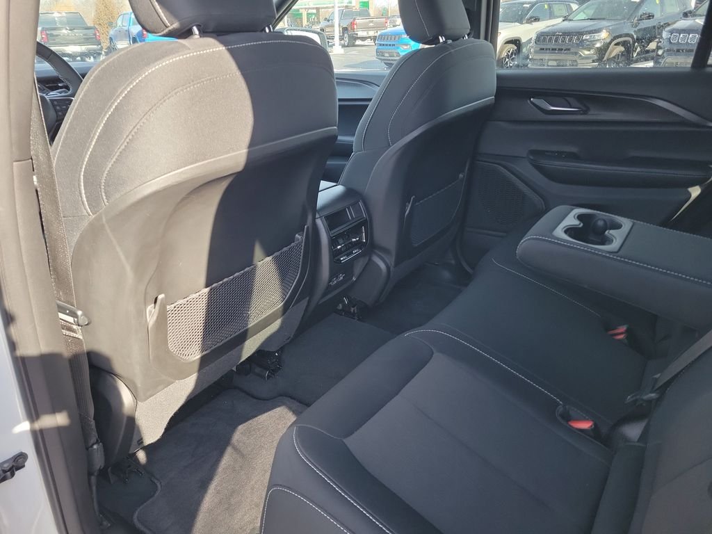 Used 2024 White Jeep Laredo image 12
