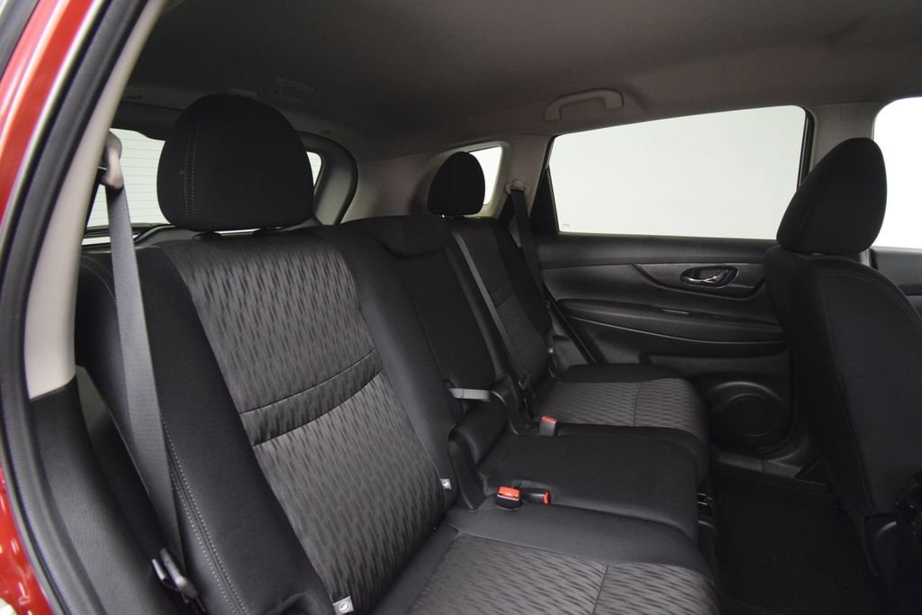 Used 2020 Red Nissan SV image 16