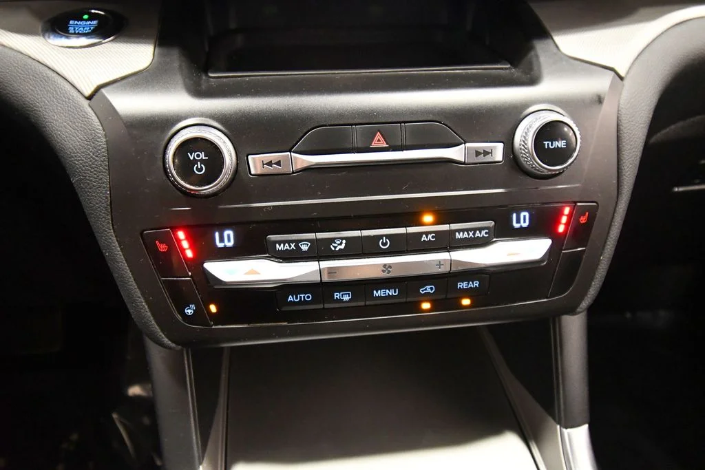 Used 2020 Silver Ford XLT image 25