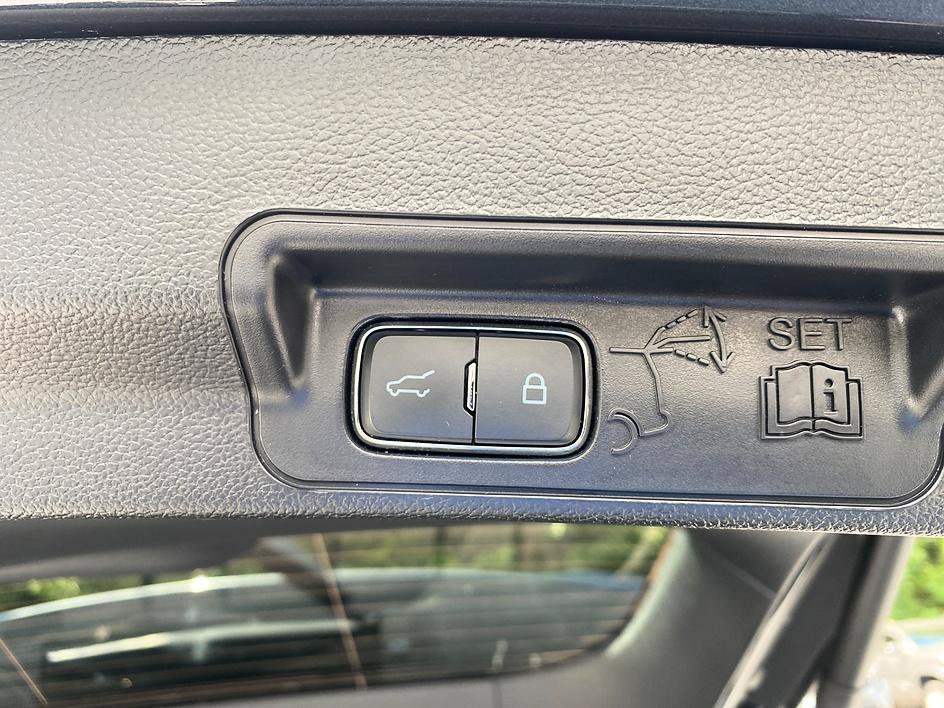 Used 2023 Blue Metallic Ford XLT image 25