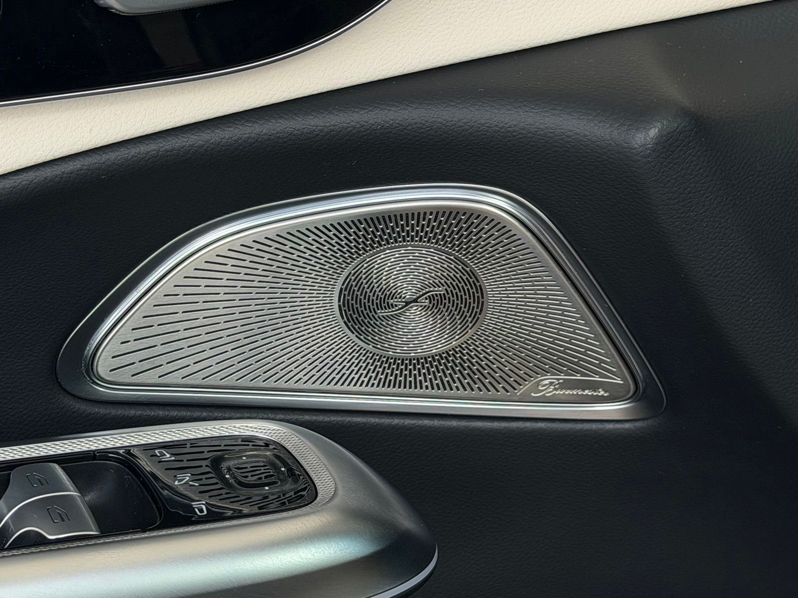 New 2026 Graphite Grey Metallic Mercedes-Benz E 450 image 13