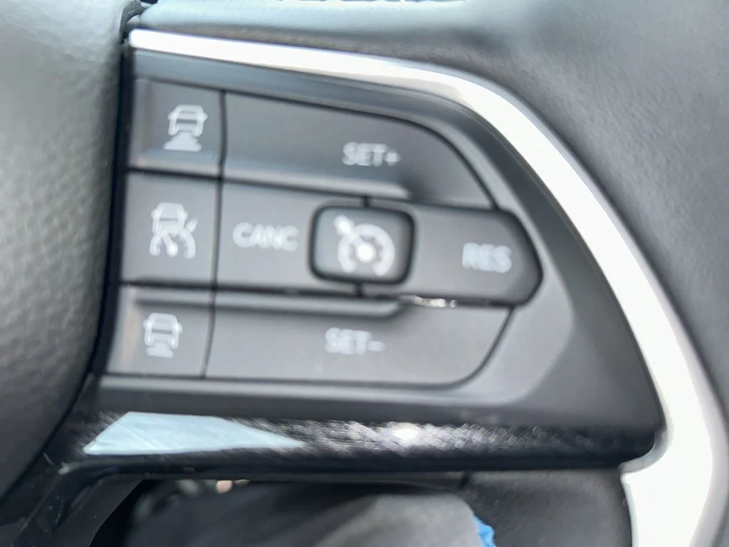 New 2024 Diamond Black Crystal Pearl-Coat Exterior Paint Jeep Trailhawk 4xe image 14