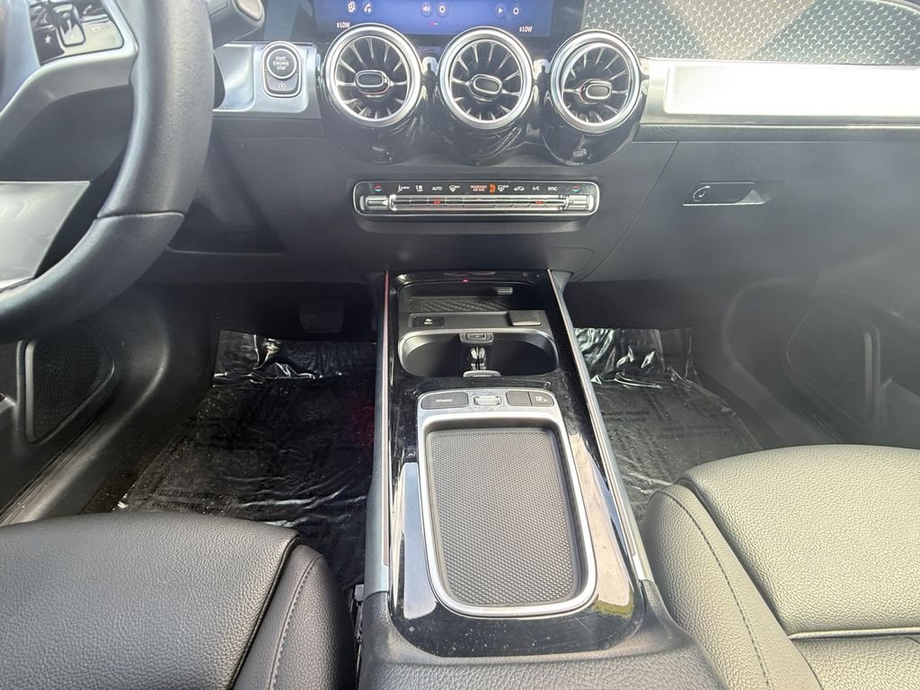 Used 2025 Black Mercedes-Benz GLB 250 image 15