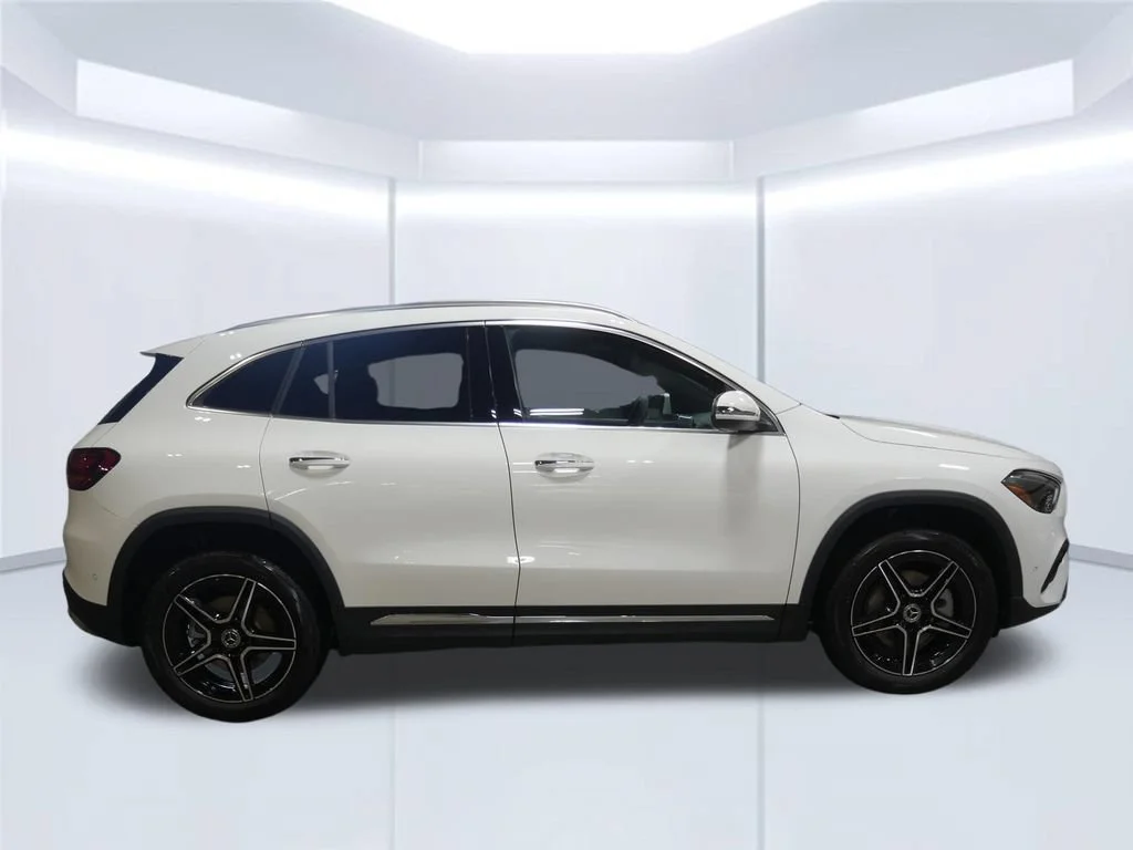 New 2026 Polar White Mercedes-Benz GLA 250 image 6