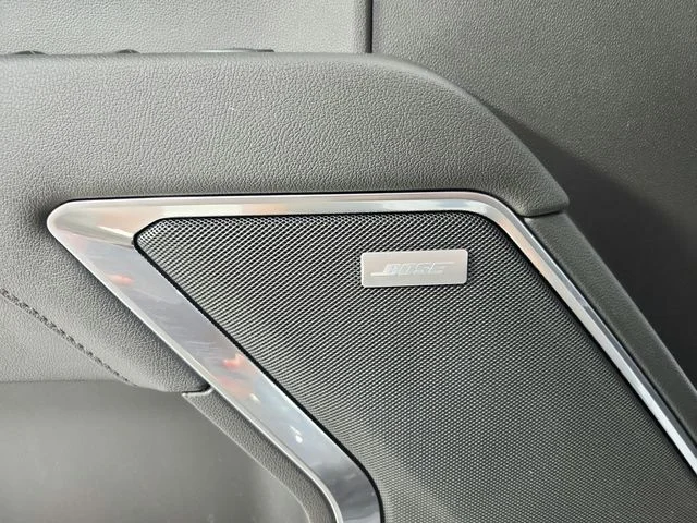 Used 2023 White GMC SLT image 35