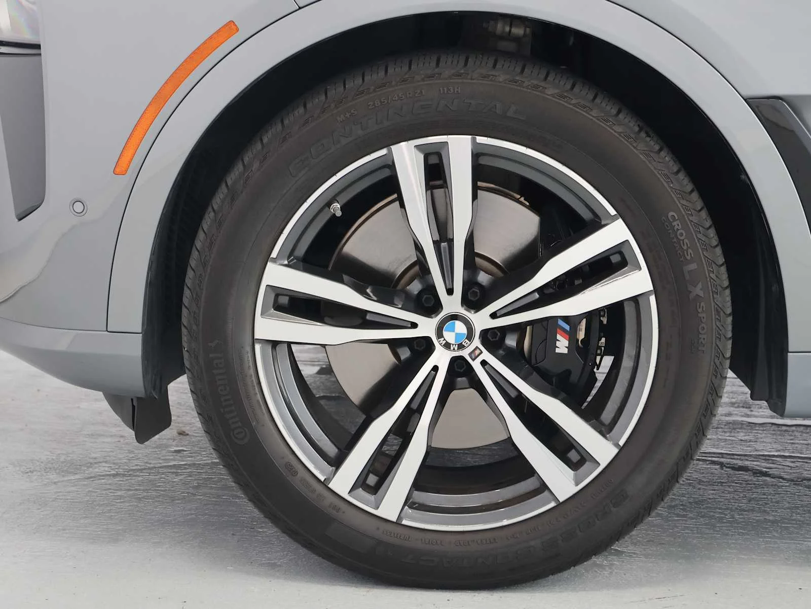 Certified Used 2025 Skyscraper Grey Metallic BMW M60i image 11