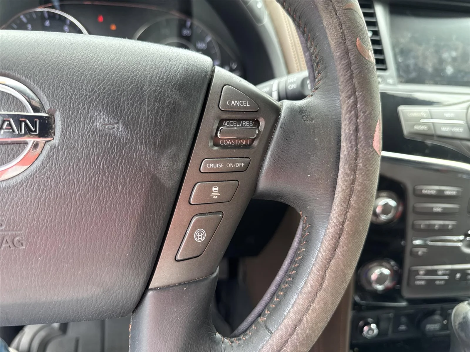 Used 2019 Super Black Nissan Platinum image 40