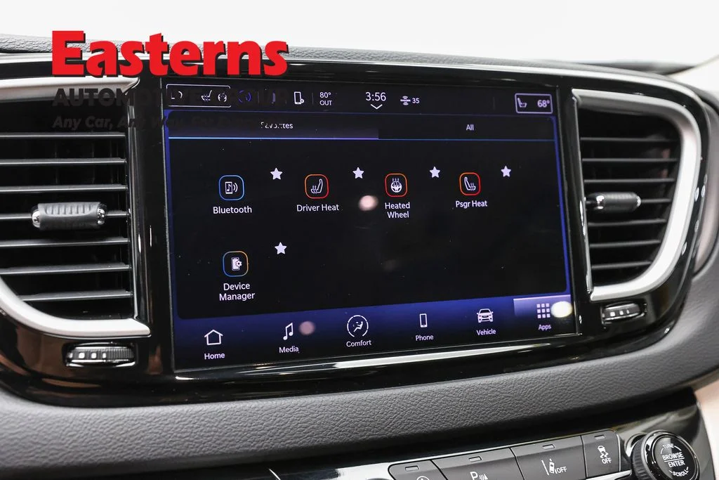 Used 2023 Black Chrysler Touring L image 19