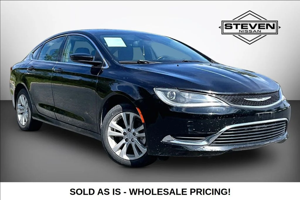 Used 2015  Chrysler Limited image 1