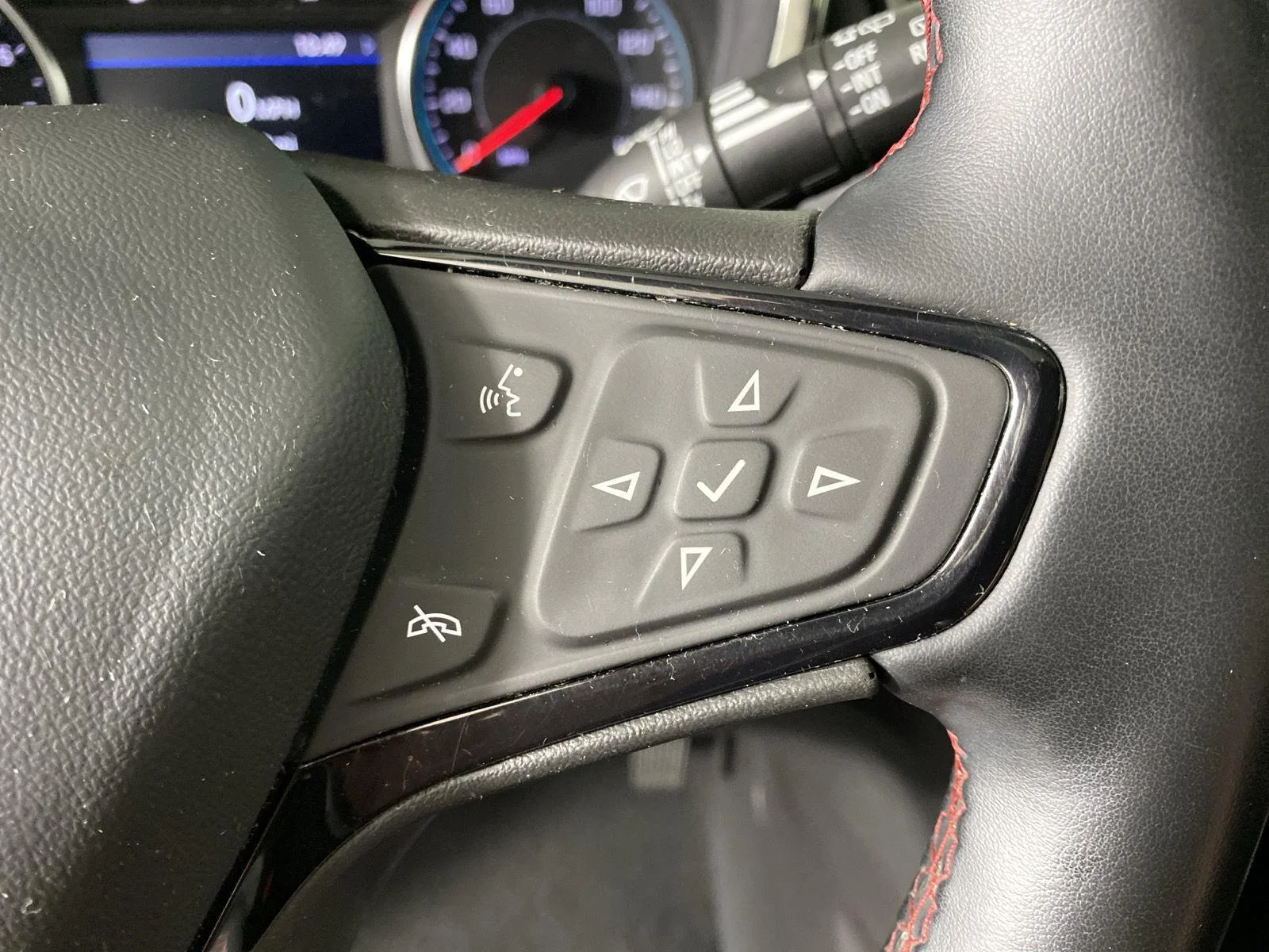 Used 2024 Mosaic Black Metallic Chevrolet RS image 18