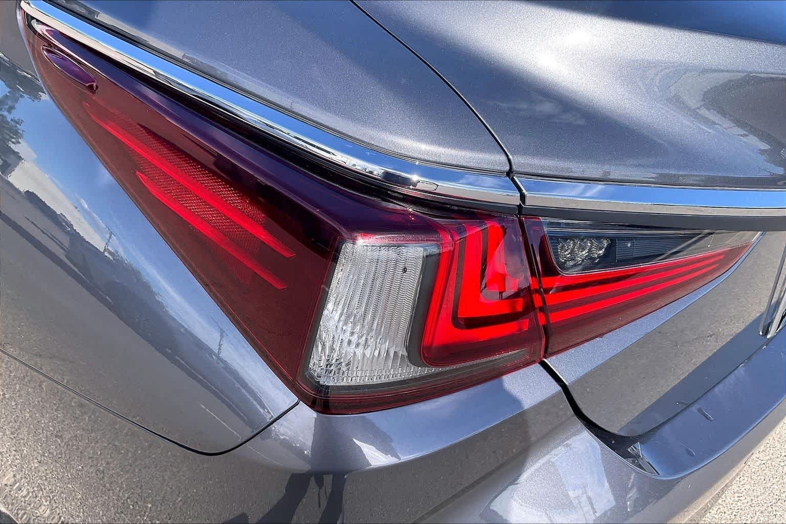 Used 2019 Nebula Gray Pearl Lexus Ultra Luxury image 27