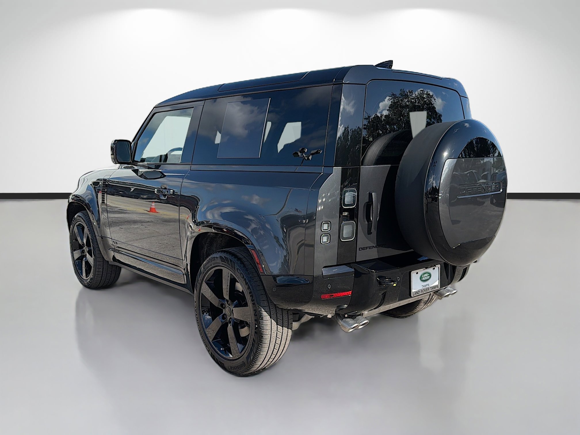 New 2026 Carpathian Grey LAND ROVER V8 image 3