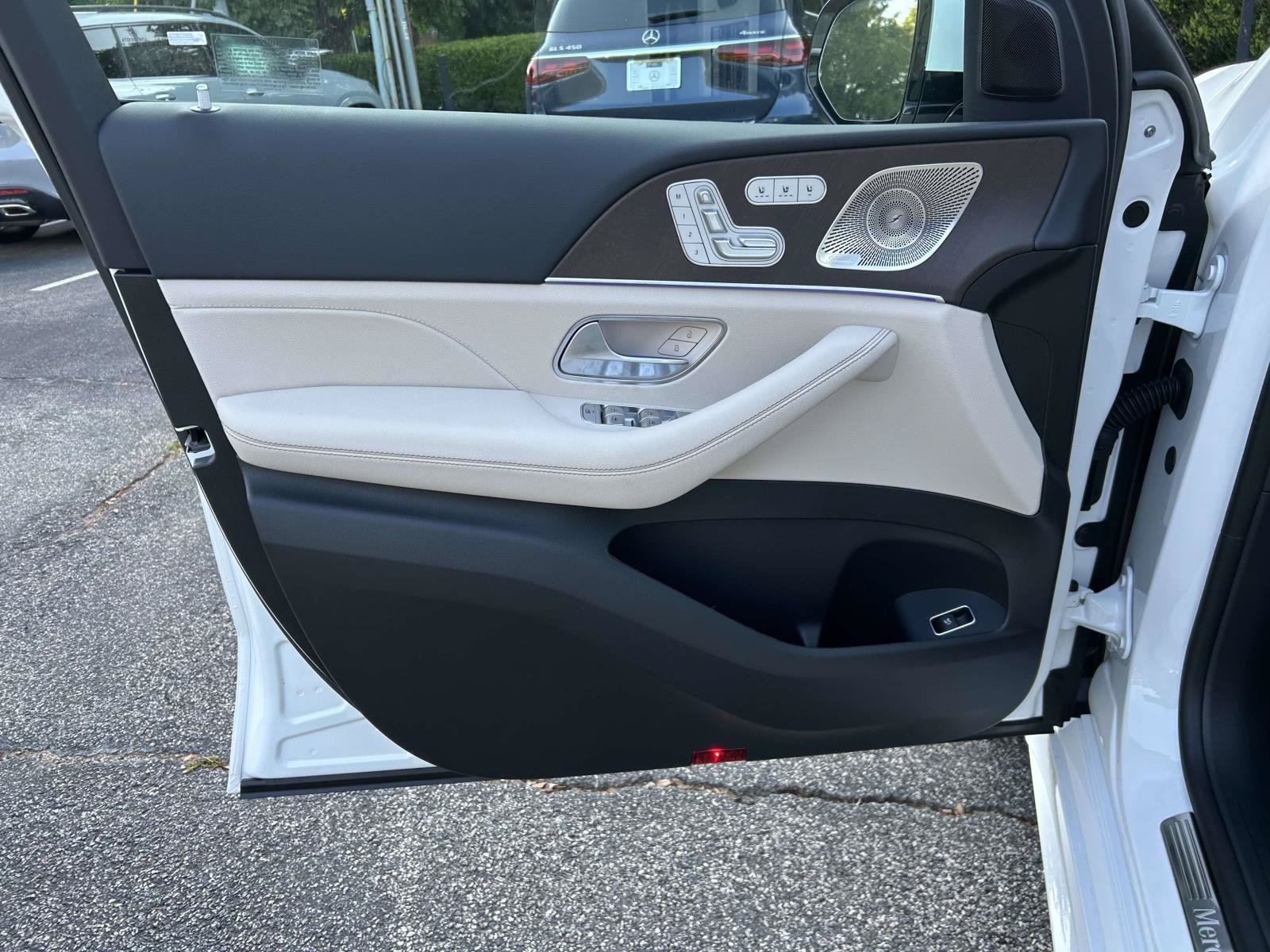 New 2027 Polar White Mercedes-Benz GLS 450 4MATIC® SUV image 18