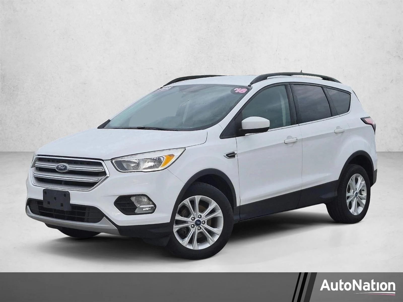 Used 2018 Oxford White Ford SE image 1