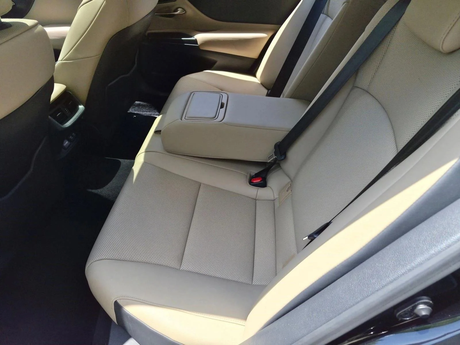 Used 2020 Obsidian Lexus ES 350 image 19