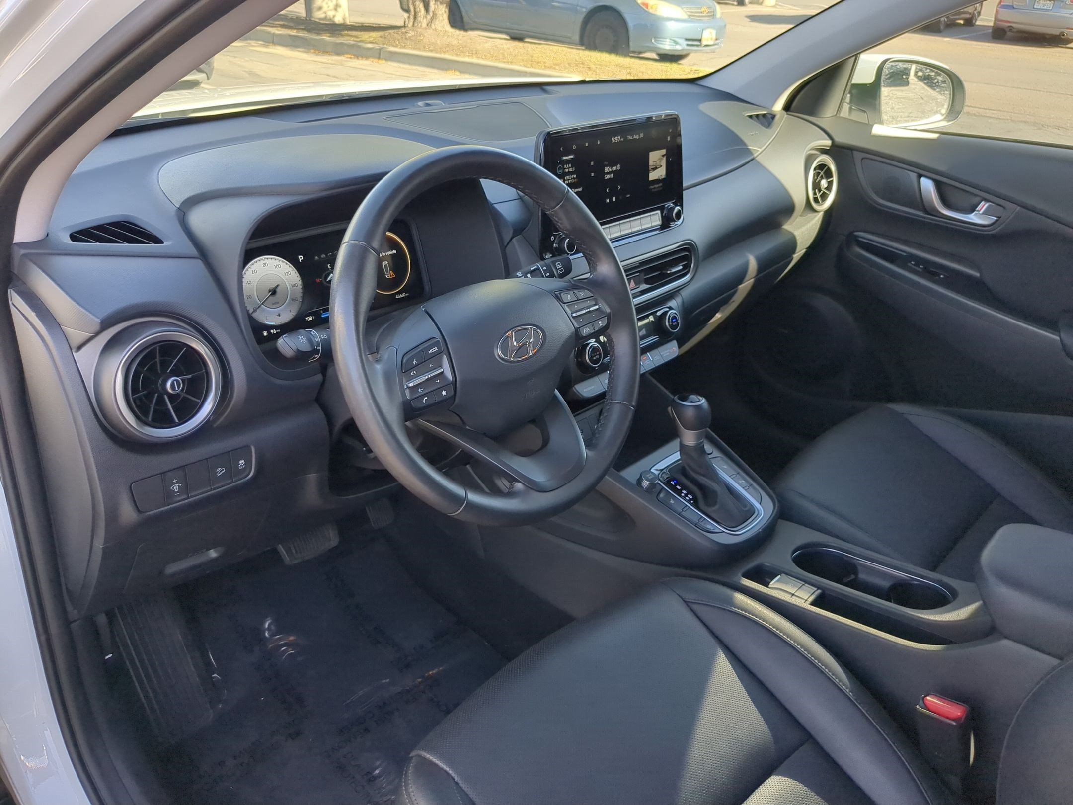 2023 Hyundai Kona Limited - Photo 14