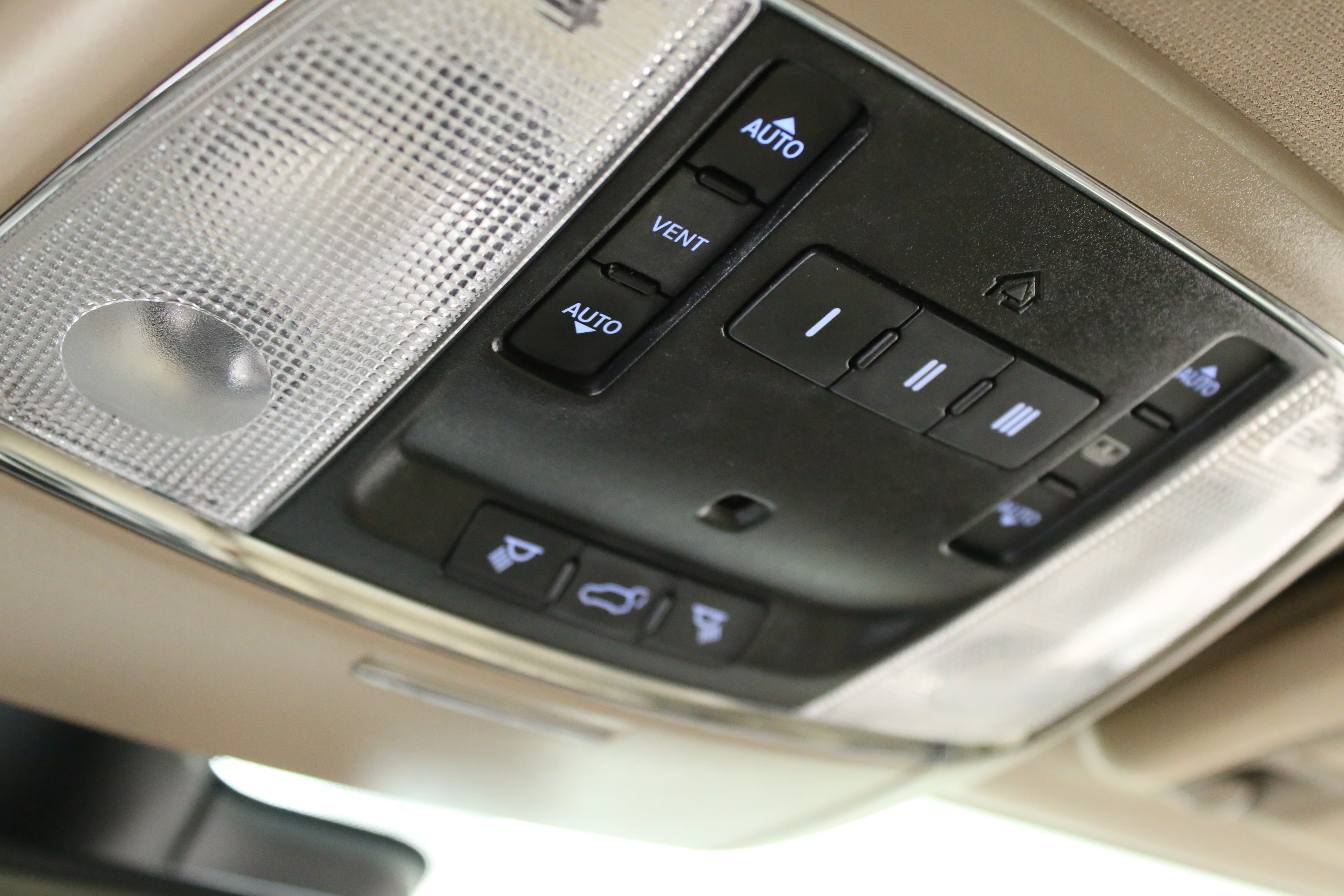 Used 2021 Black Jeep Overland image 21