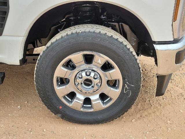 New 2026 Star White Metallic Tri-Coat Ford F-250® Lariat® image 39
