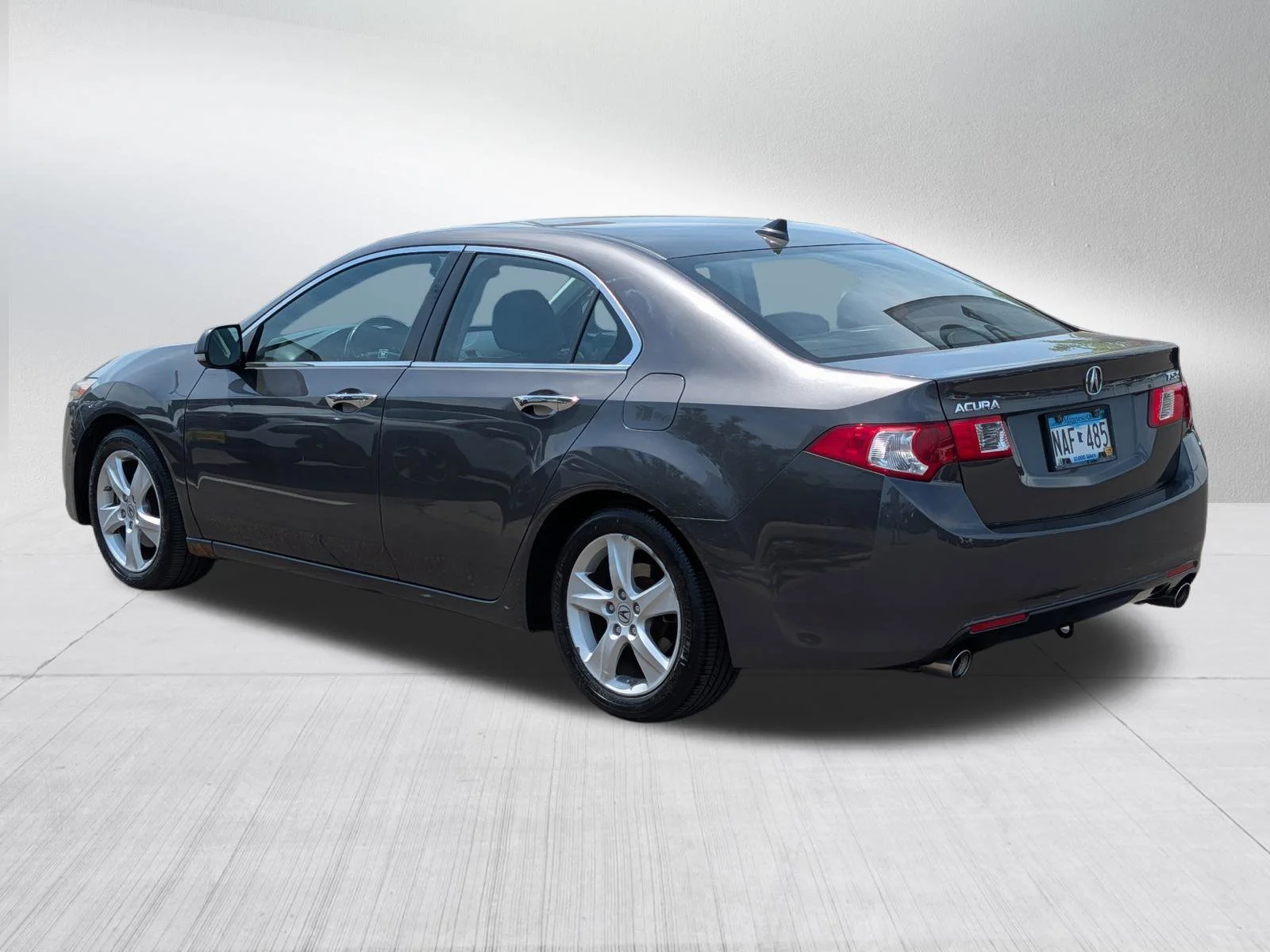 Used 2010 Palladium Metallic Acura  image 5