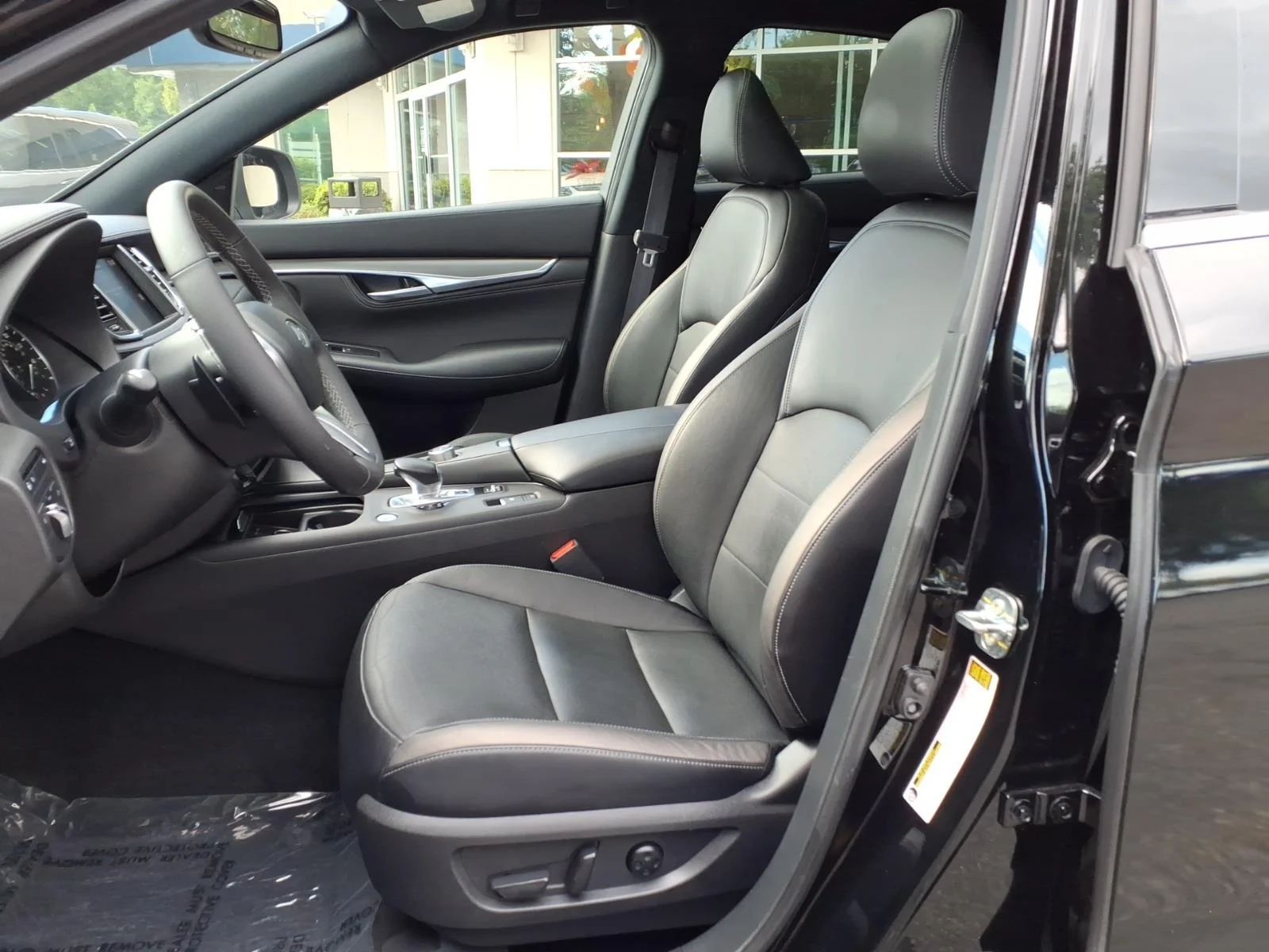 Used 2023 Black Obsidian INFINITI Luxe image 18