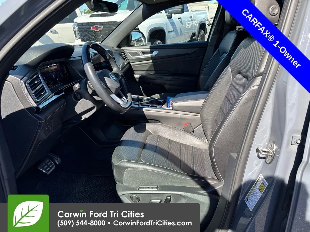Used 2024 Pure Gray Volkswagen 2.0T SEL R-Line image 5