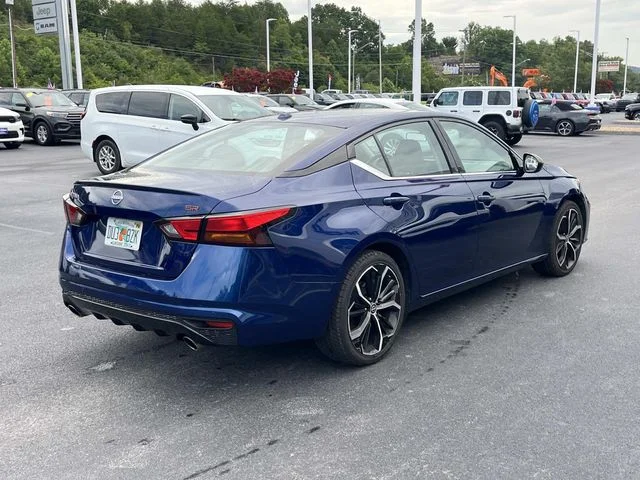 Used 2024 Blue Nissan 2.5 SR image 3