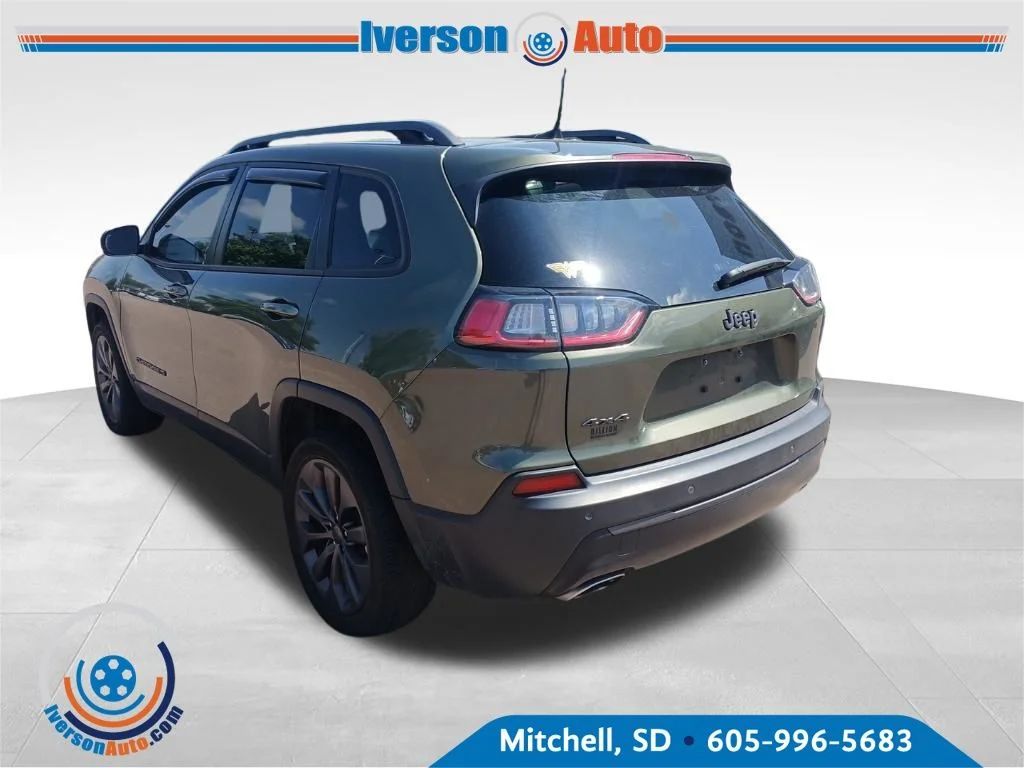 Used 2021 Green Jeep Latitude Lux image 6