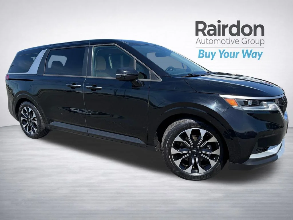 2022 Kia Sedona EX's photo