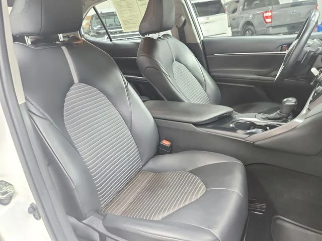Used 2020 White Toyota SE Nightshade image 37