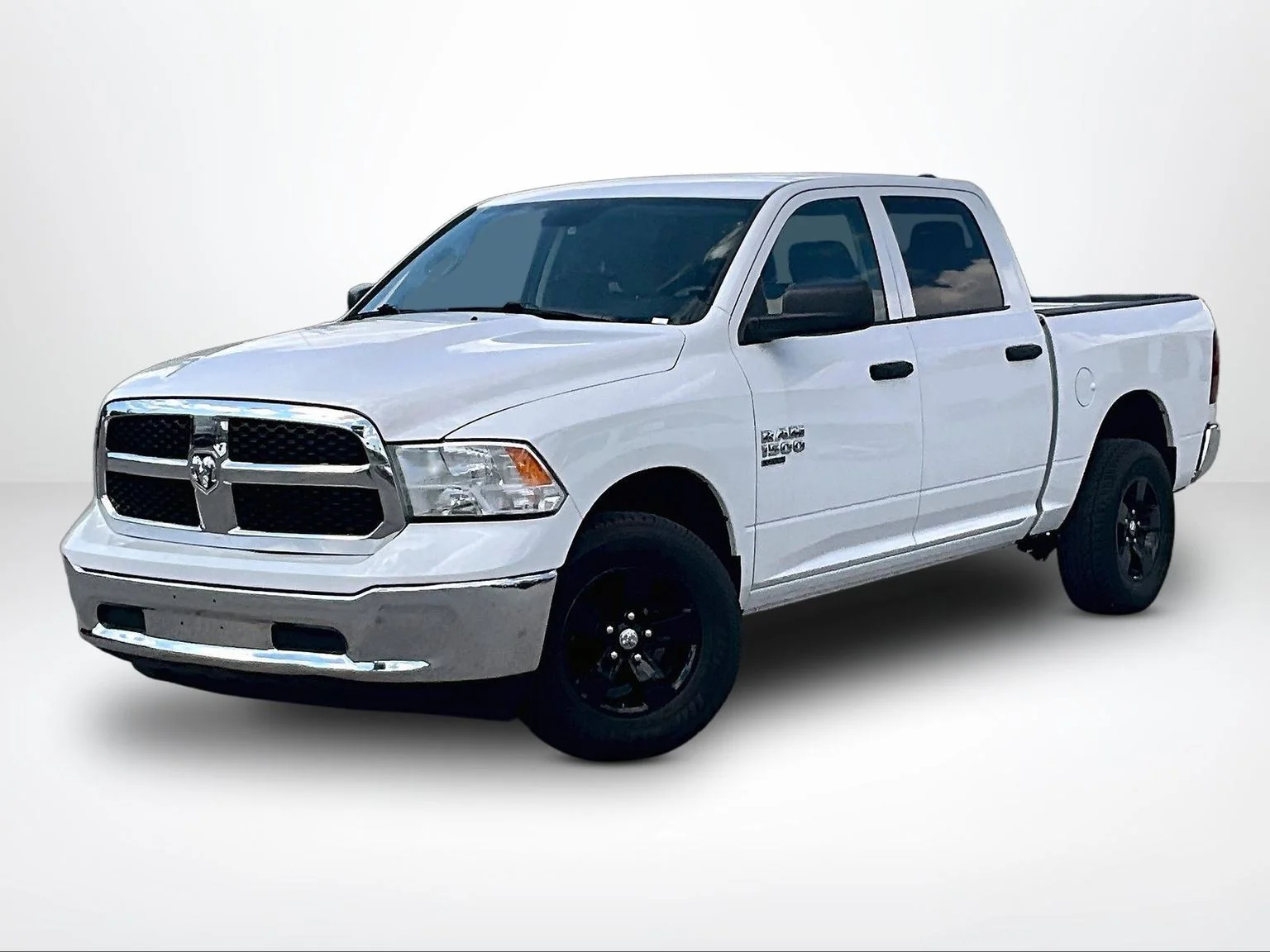 Used 2022 White Ram SLT image 2